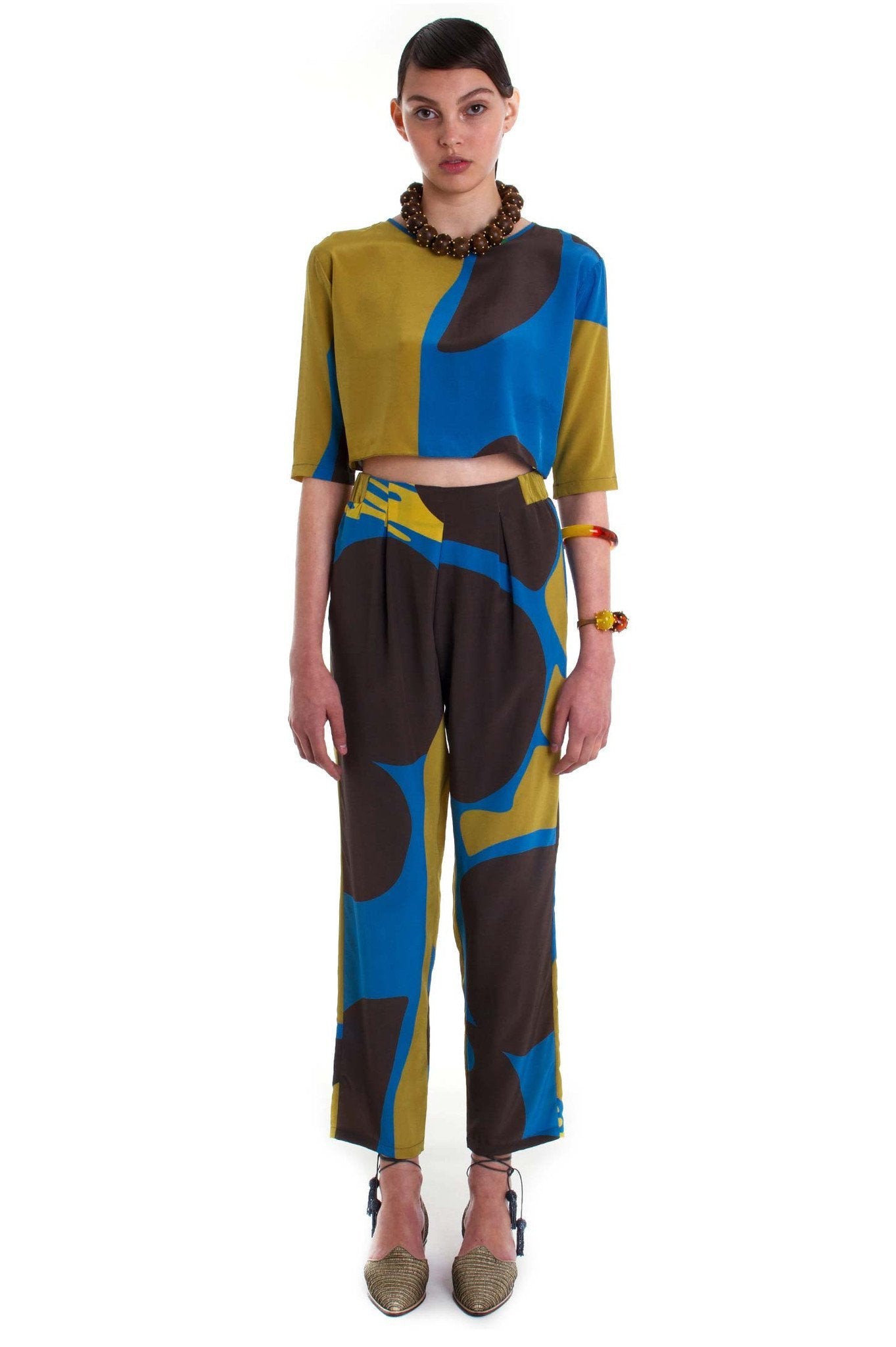 BACK BIGGER ELASTIC PANTS